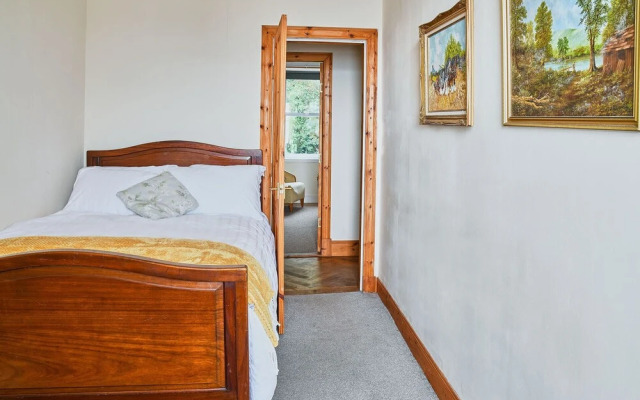 Host Stay Freshwater River View