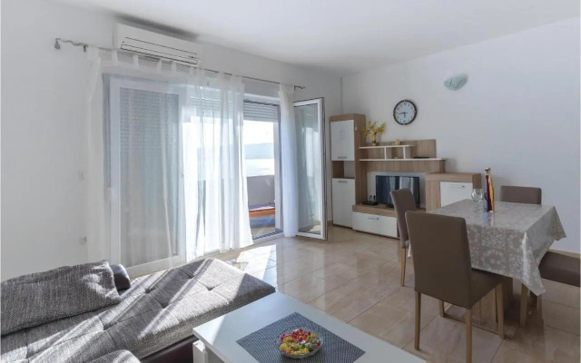 One-Bedroom Apartment Klek with Sea view 05