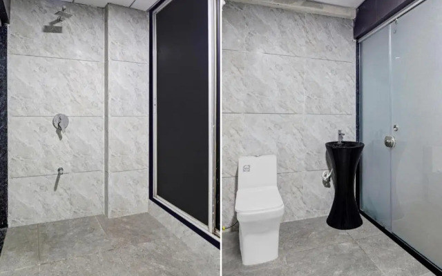 OYO Flagship 70202 Hotel Max