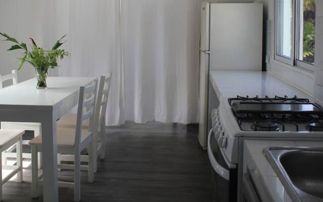 Caribbean Living Beach Club & Hostel