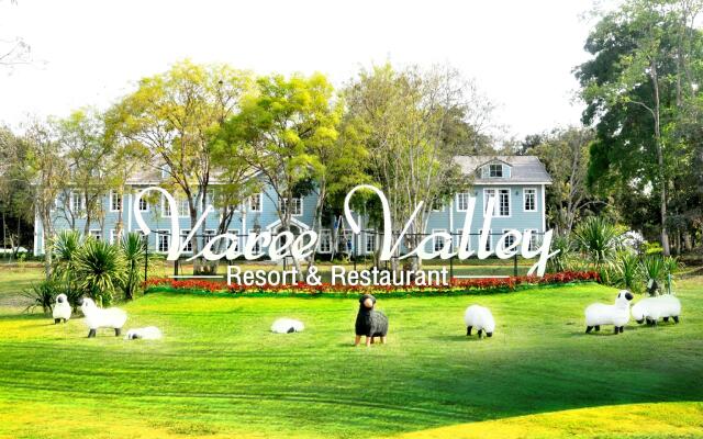 Varee Valley Resort and Restaurant
