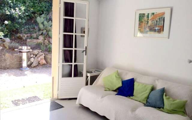 Apartment With one Bedroom in Saint-raphaël, With Enclosed Garden and