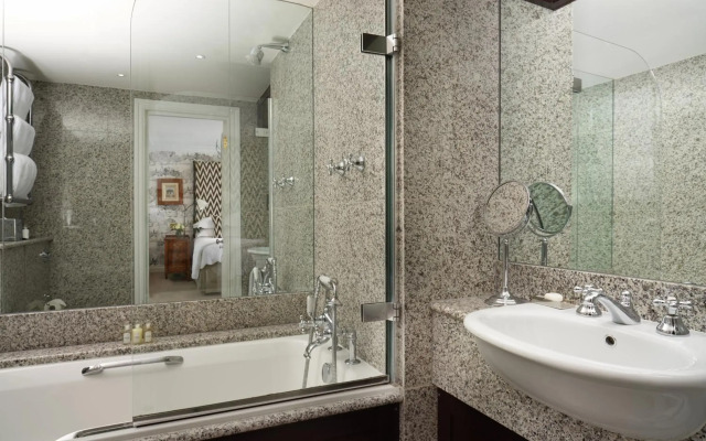 Lyric Hotel Paris