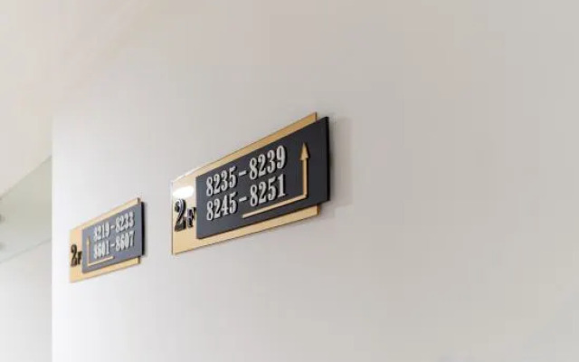 Qingzhu Hainaju Hotel (Shanghai Xingzhi Road Subway Station)