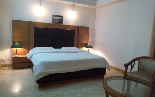 Hotel Queens Residency – Guest Rooms – Gurugram