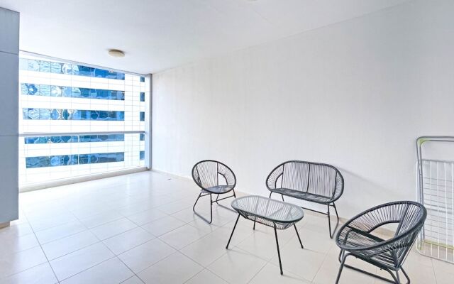 bnbme | SkyView Tower | 4 + Maids