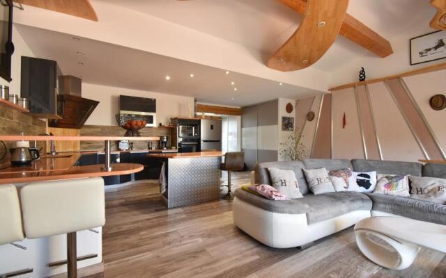 T2 vue canal et remparts d'Aigues Mortes