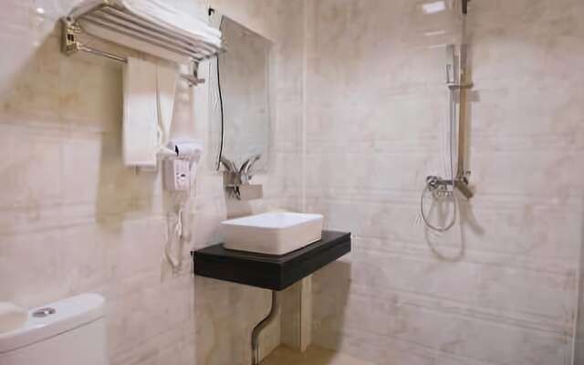 Lecheng Business Hotel