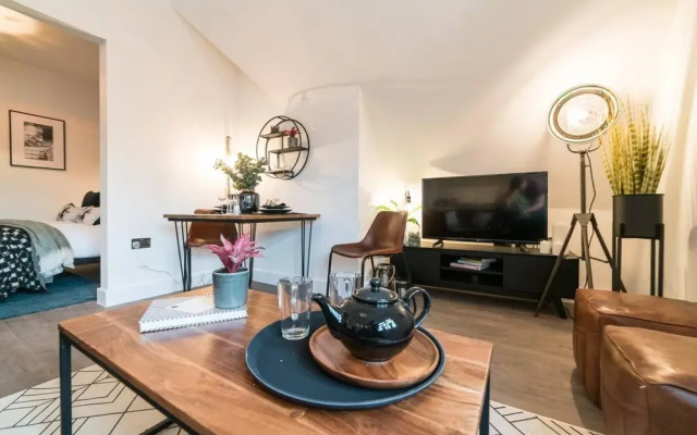 Luxurious 1BR Apartment - NEC BHX JLR Solihull