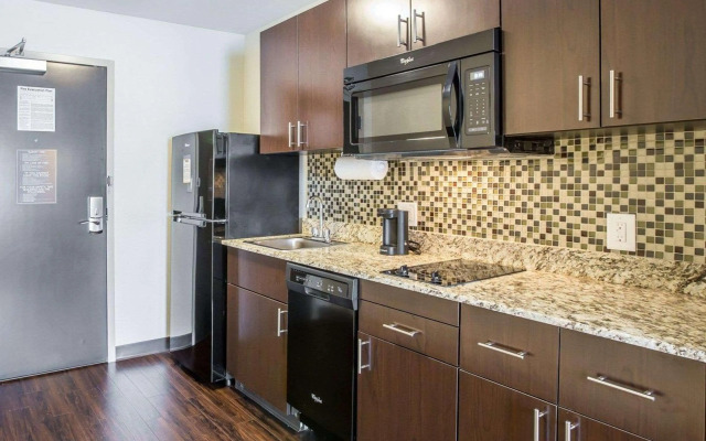 MainStay Suites Cartersville - Emerson Lake Point