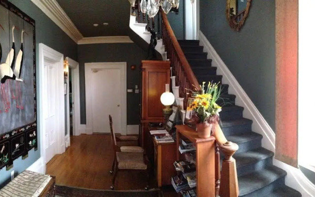 Trinity House Inn