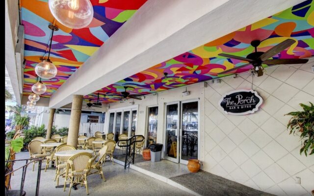 Miami International by Lowkl