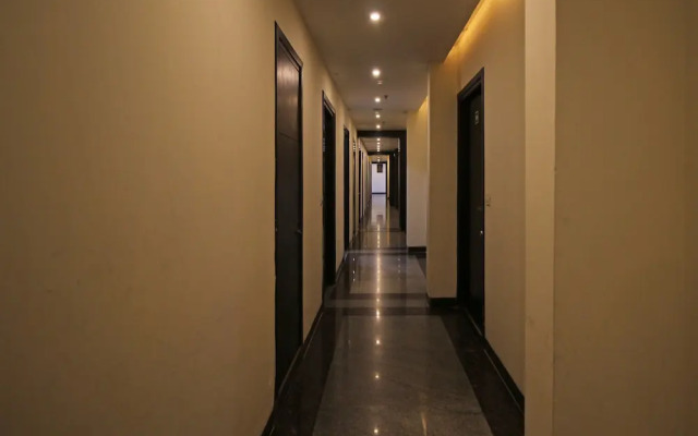 Hotel Mint Park Blue by OYO