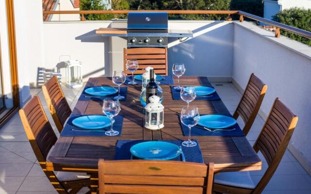 Aquamarine Deluxe Penthouse Apartment