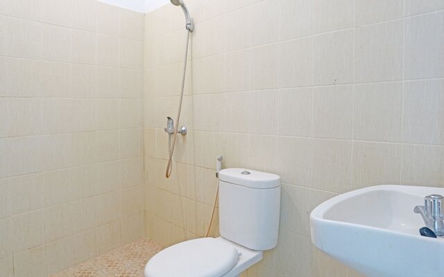 M Authentic Kost Man by OYO Rooms