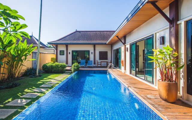 Two Villas Holiday Oriental Style Layan Beach