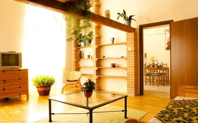 Minestrone Apartment