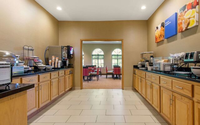 Comfort Inn & Suites Milford / Cooperstown