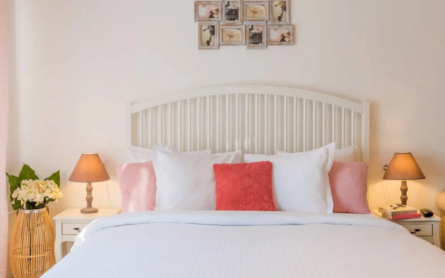 Studio T by MRG Apartments