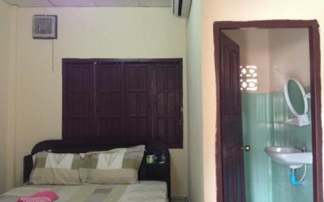 Chaleunheuang Guesthouse and Restaurant