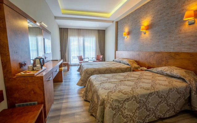 Azka Hotel