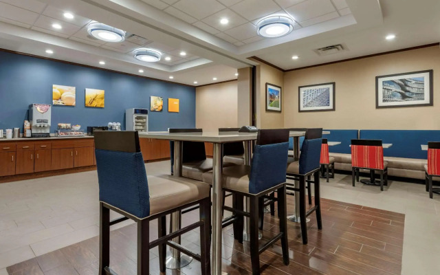 Comfort Inn and Suites