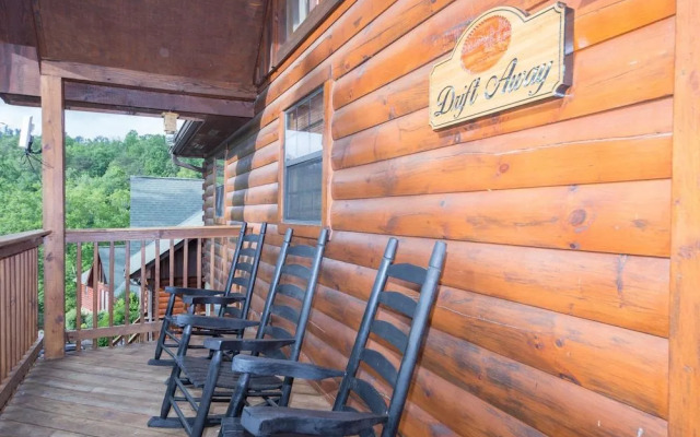 Drift Away - Two Bedroom Cabin