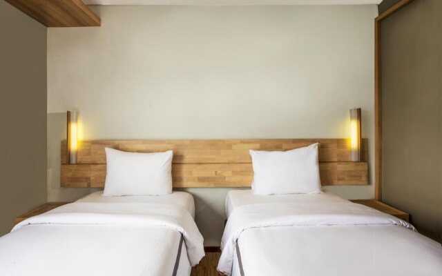 Up-Peak Hotel Simpang Lima Semarang Powered by Archipelago