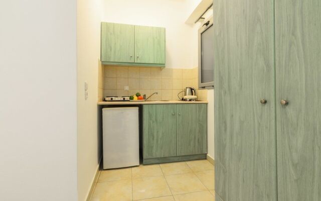 Mouria Studios & Apartments
