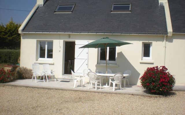 Cozy Holiday Home in Penmarch with Private Swimming Pool