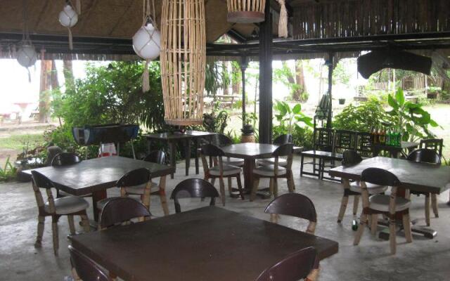 J2B Beach Bungalows Long Beach Villas