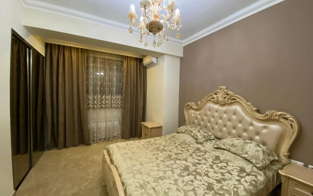 Teryan street 3 bedrooms Luxury and Unique apartment TT777