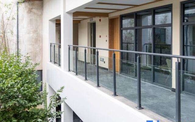 Wunvzhou Dreamless Lake Resort Hotel