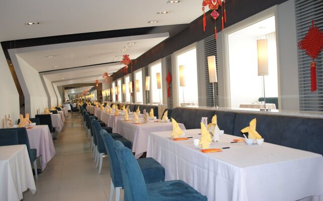 Holiday Inn Express Shanghai Pudong Airport