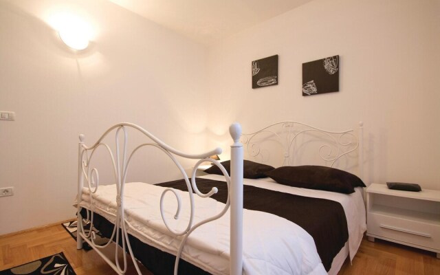 Amazing Home in Pula With Wifi and 2 Bedrooms