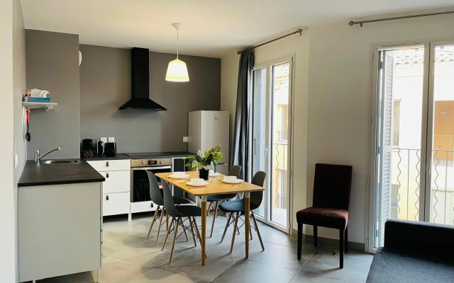 Antibes Old Center Charming Brand New Apartment