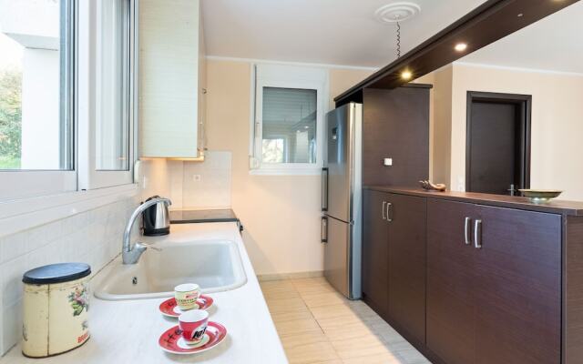 Decent Holiday Home in Chalcis With Garden