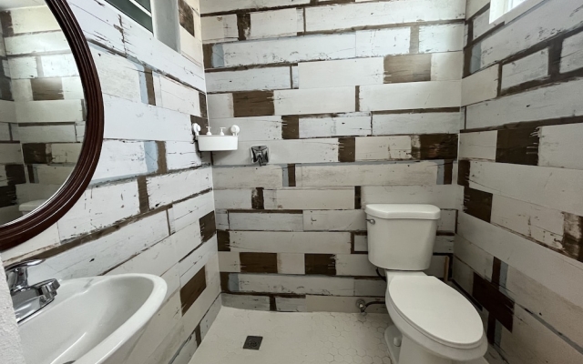 JB23 Apts 4 Bedrooms near Airport