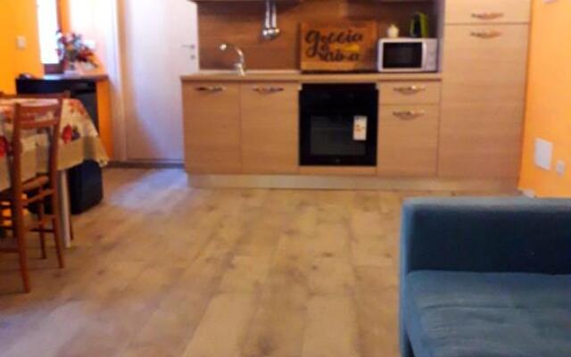 Goccia Di Resina Sharingorobie
