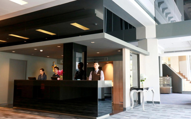 Louis' Tavern Hotel Don Muang