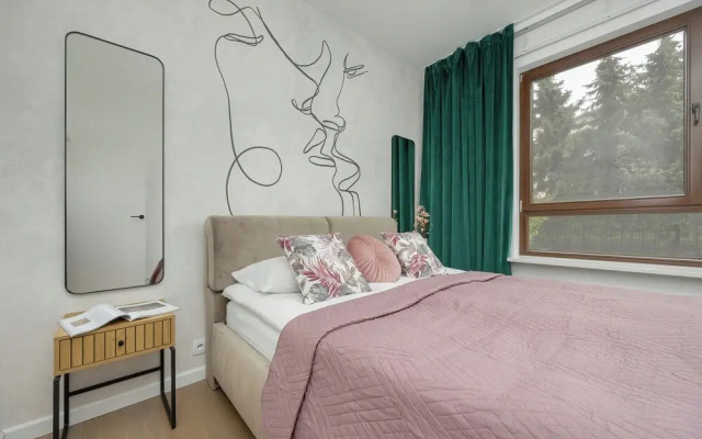 Family 3-bedroom Apartment by Renters