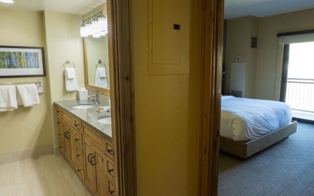 Come Golf or Ski in/out at this best location by RedAwning - Save 20% on 7+ Nights!