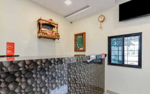 OYO 24756 Devi Residency
