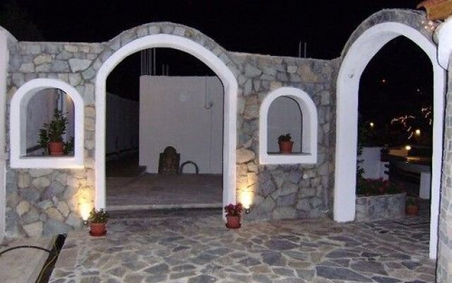 Skiathos 18-24 Young Club