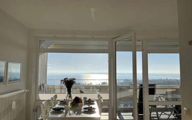 Baltic See Flat Modern Retreat