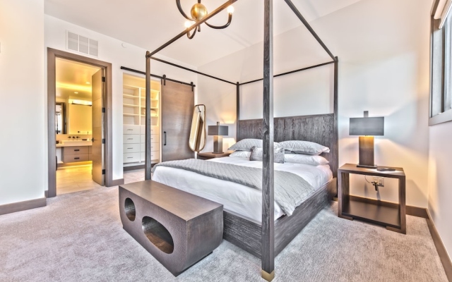 April Inn on Main