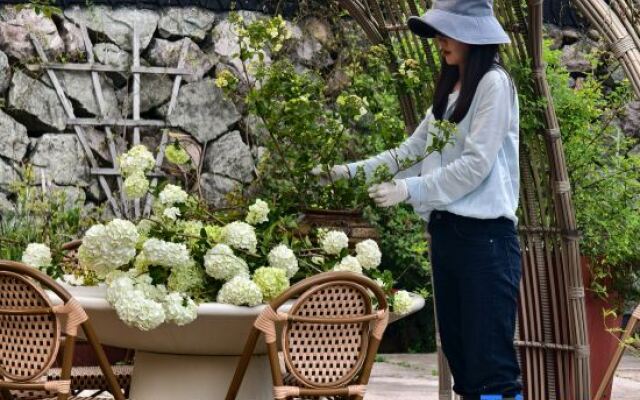 Xianhe Mountain Guesthouse