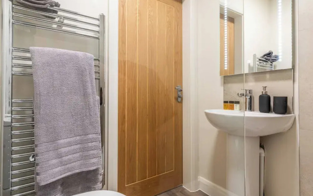 Aurum 6 - Chic 1BR Stay by DMU & City Centre
