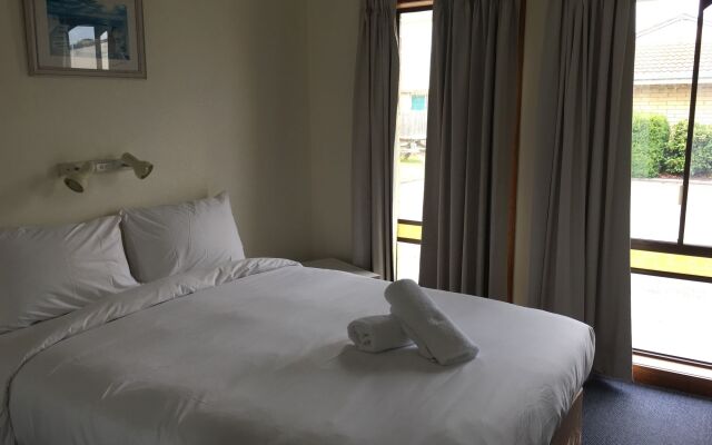 Bass and Flinders Motor Inn