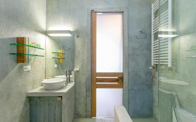 Luxury 4 Bedroom Apartment